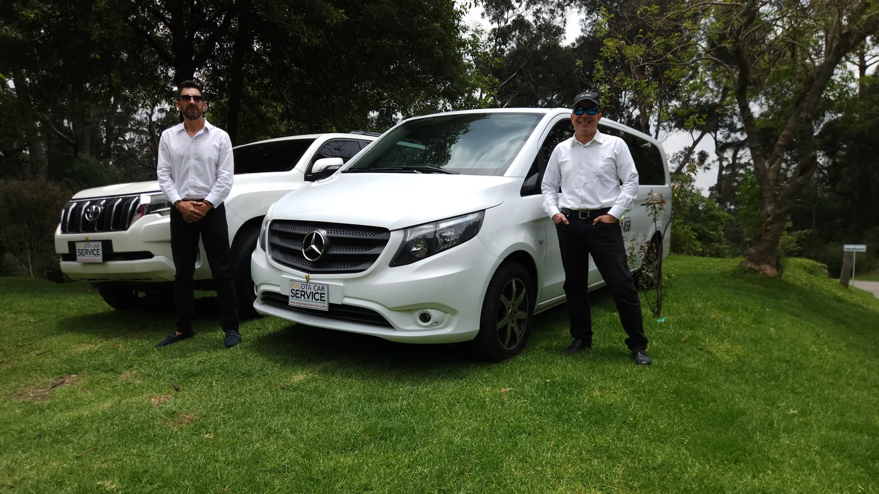Bogotá Car Service professional drivers with Mercedes-Benz Vito and private vehicles